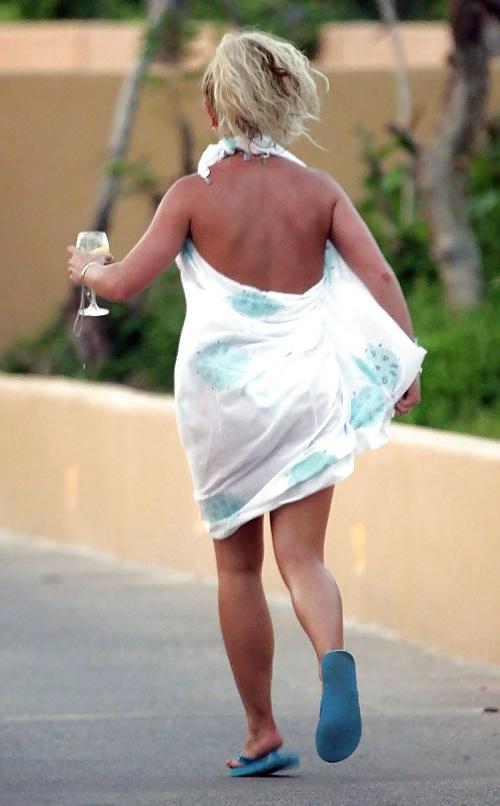 25P Britney is both cute and pretty with a hot curvy body