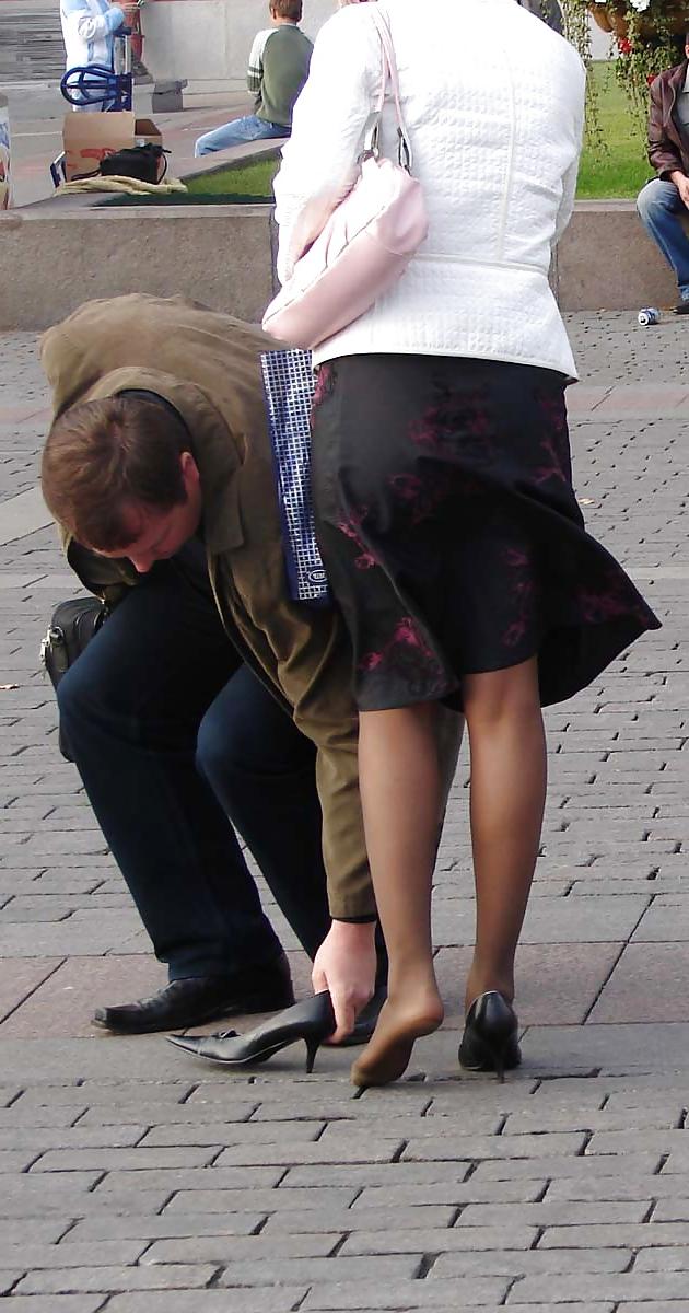 25P June 2014 Sexy Feet and Legs Outdoors