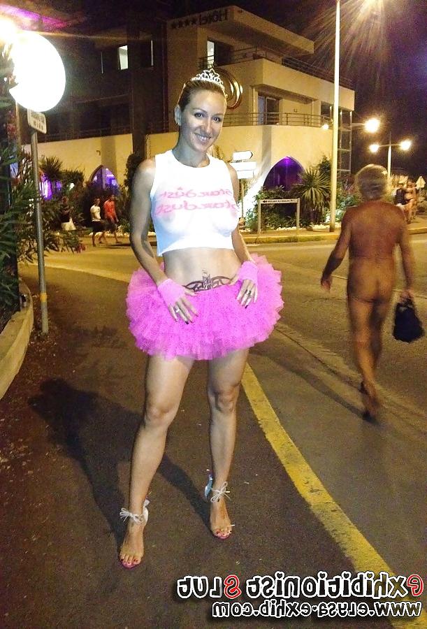 10P Flashing and nude in public 0504