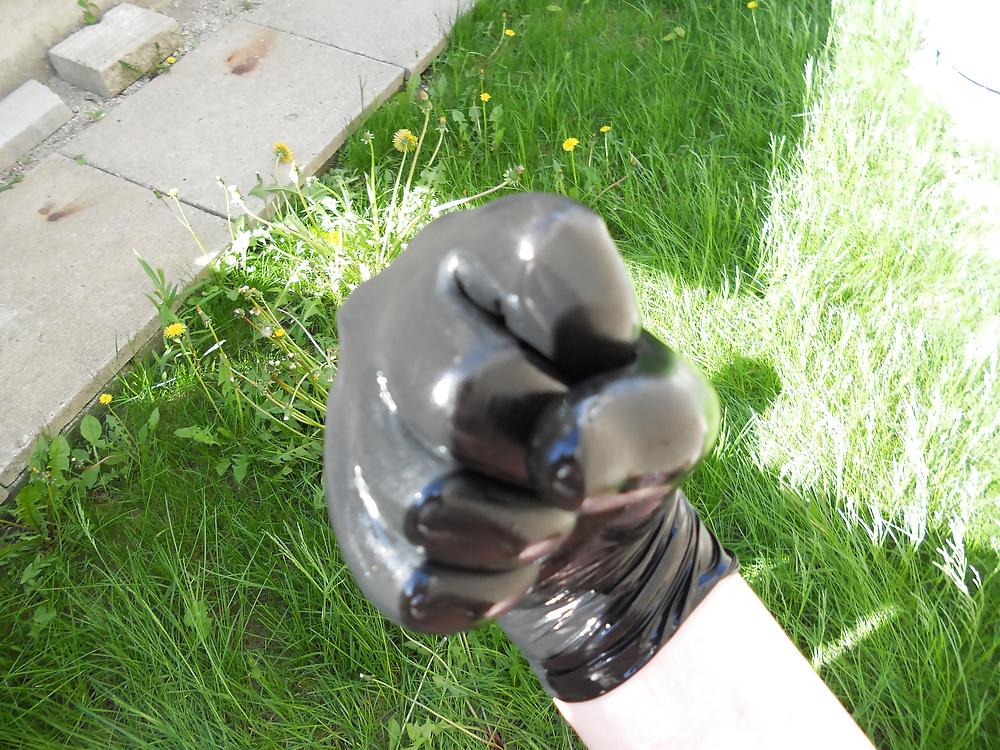 6P Gloves outside