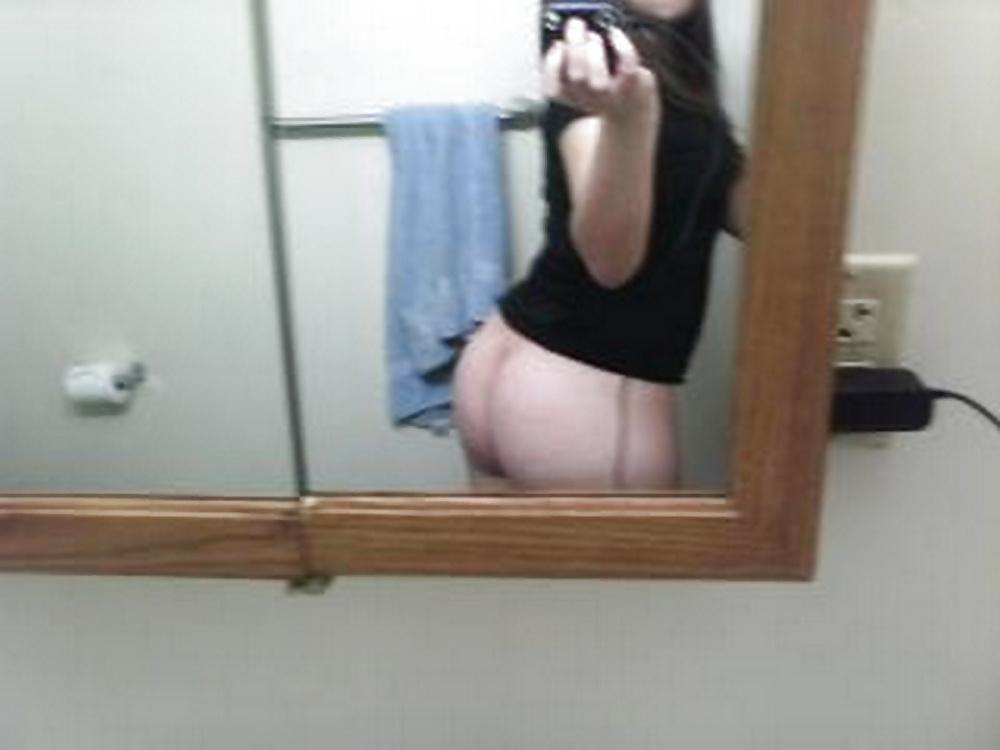 19P Chubby thick Monica teases with self-shot pics