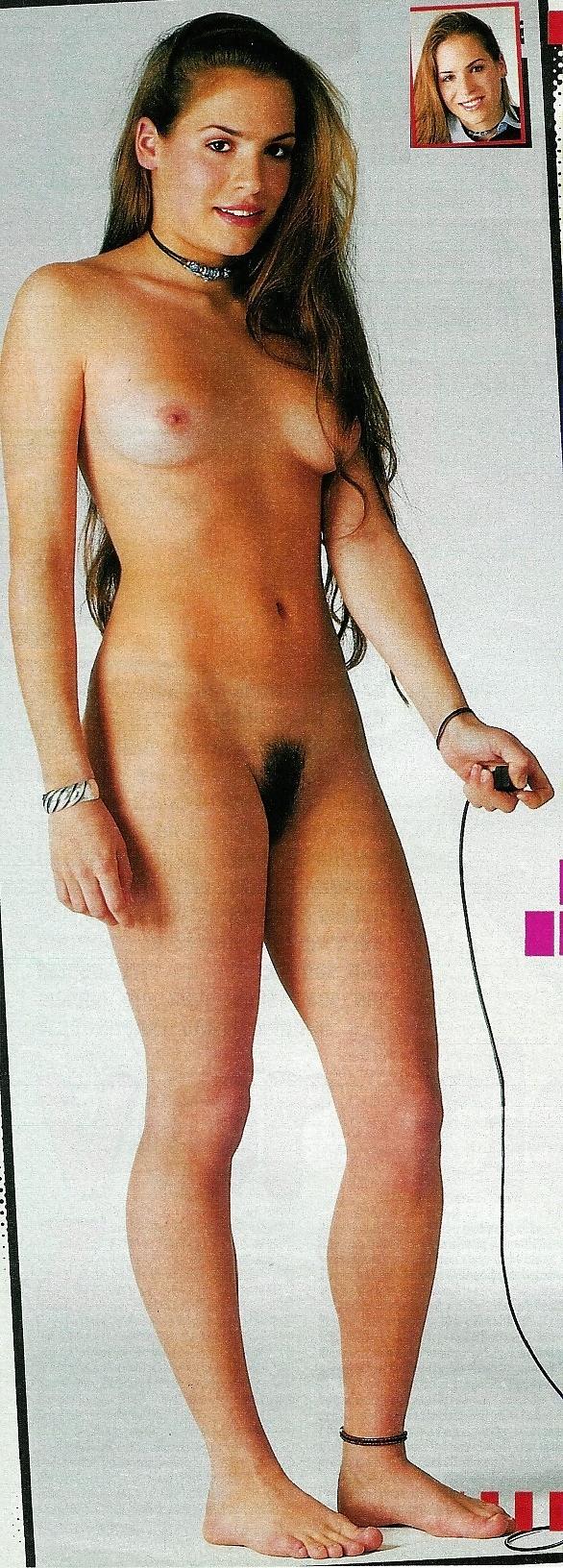 8P Heute Nackt - Cute Girls first time posing nude
