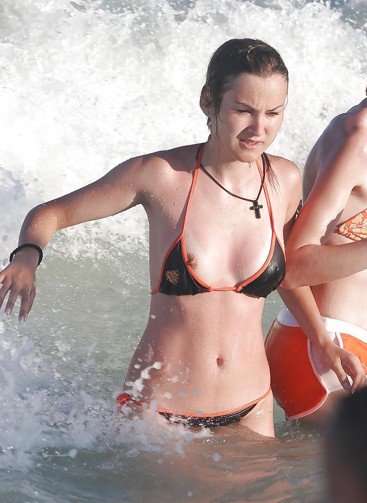 19P Sluts With Their Tits Exposed in Public