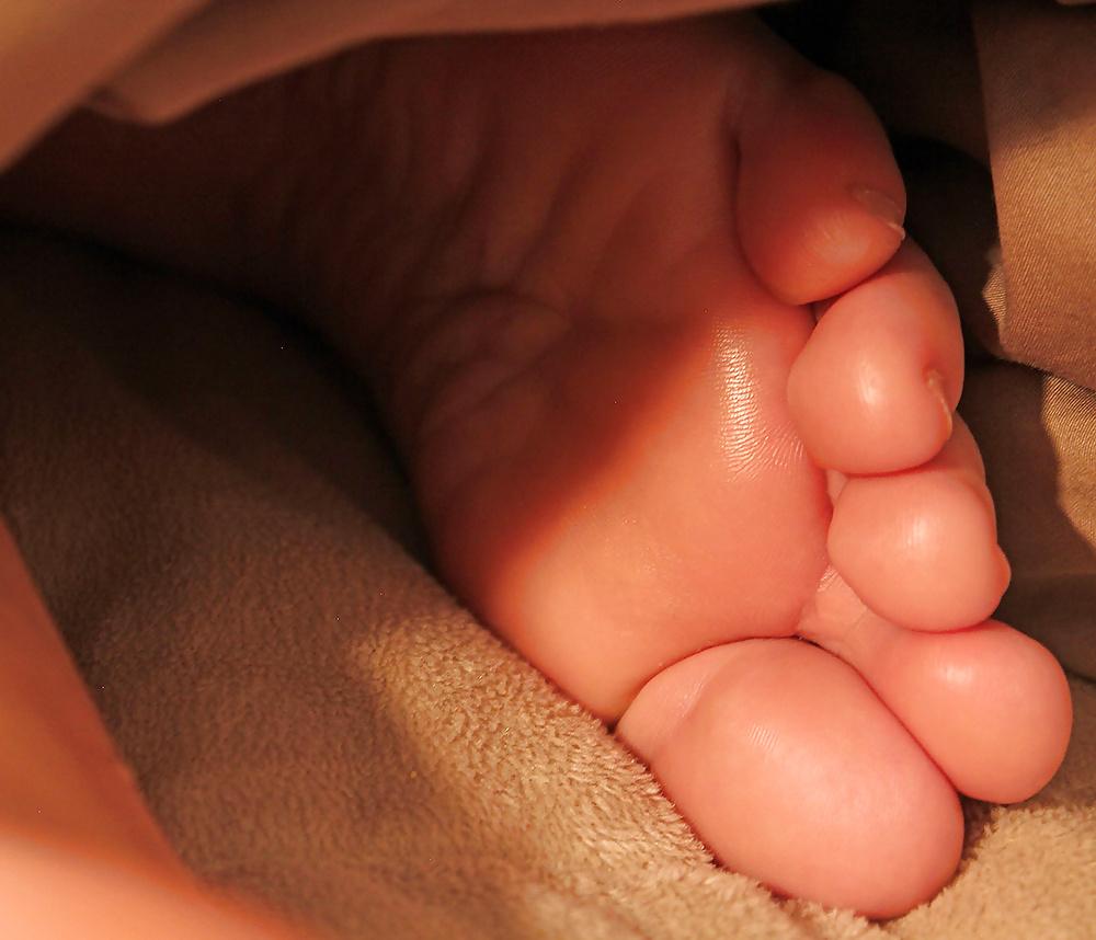 15P Beautiful Feet, soles and toes