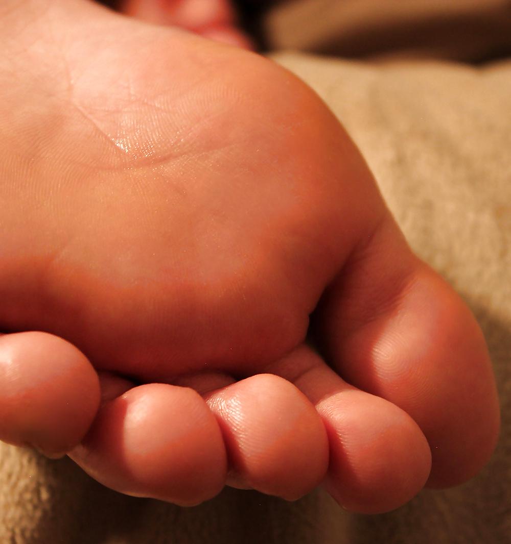 15P Beautiful Feet, soles and toes