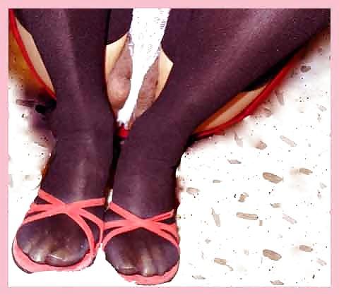 25P Shemale feet