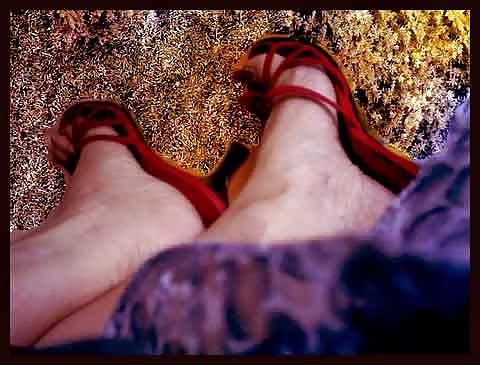 25P Shemale feet
