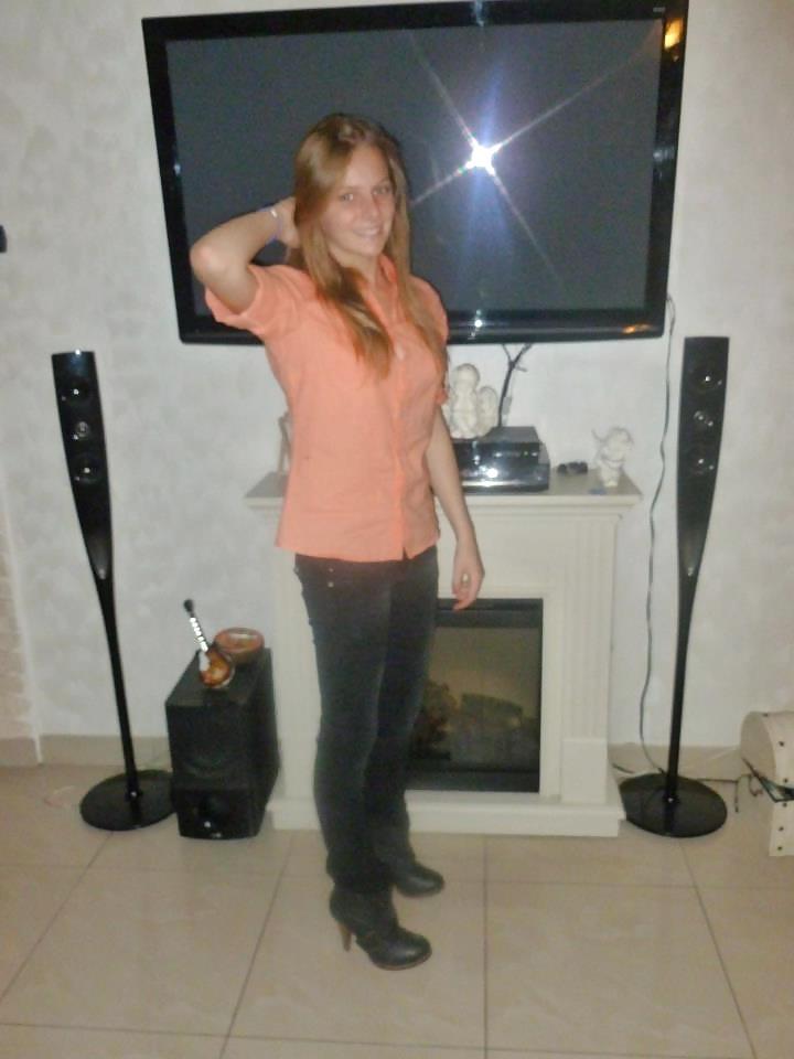 18P Camille la petite bitch