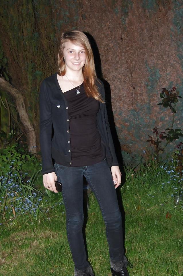 18P Camille la petite bitch