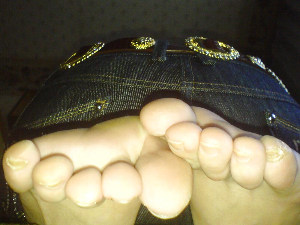21P Feet and toes