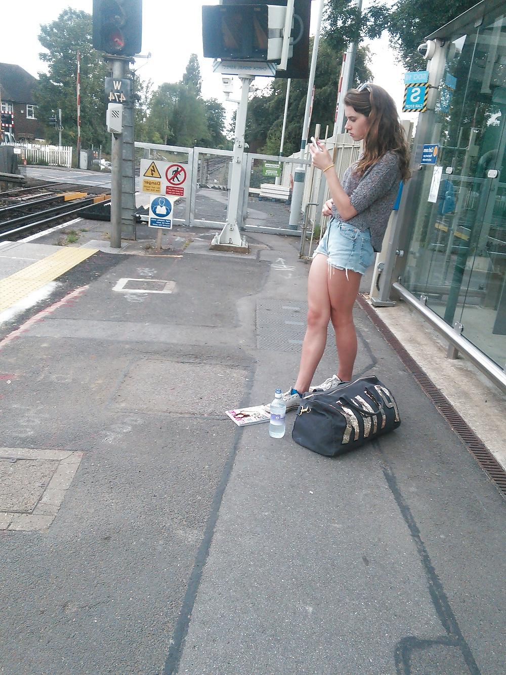11P Londonperv's Candids 2014 - June vol 10 (Train Perving)