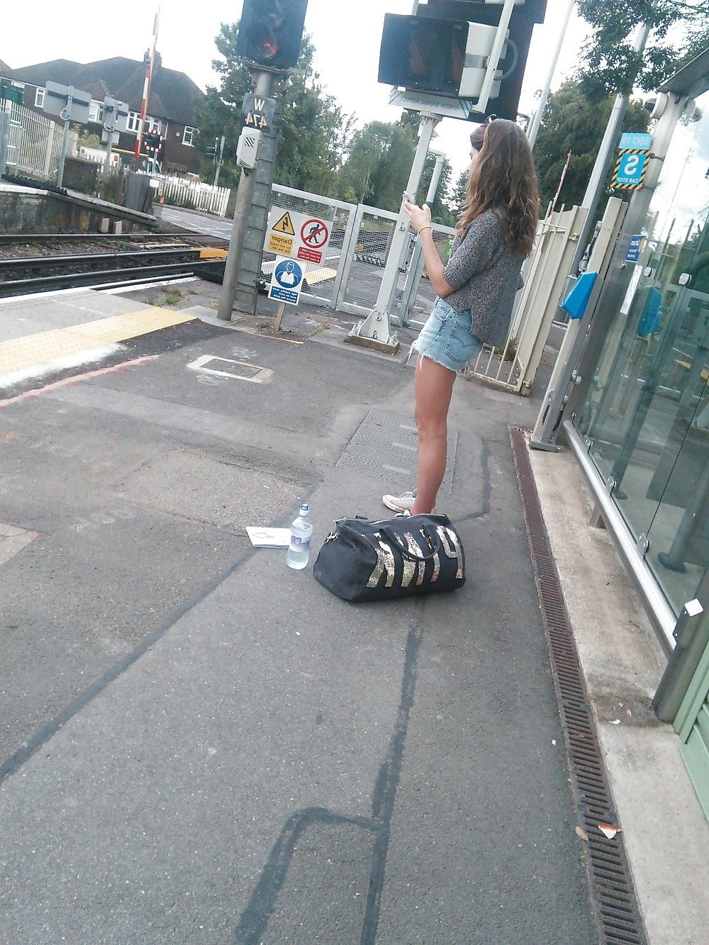 11P Londonperv's Candids 2014 - June vol 10 (Train Perving)