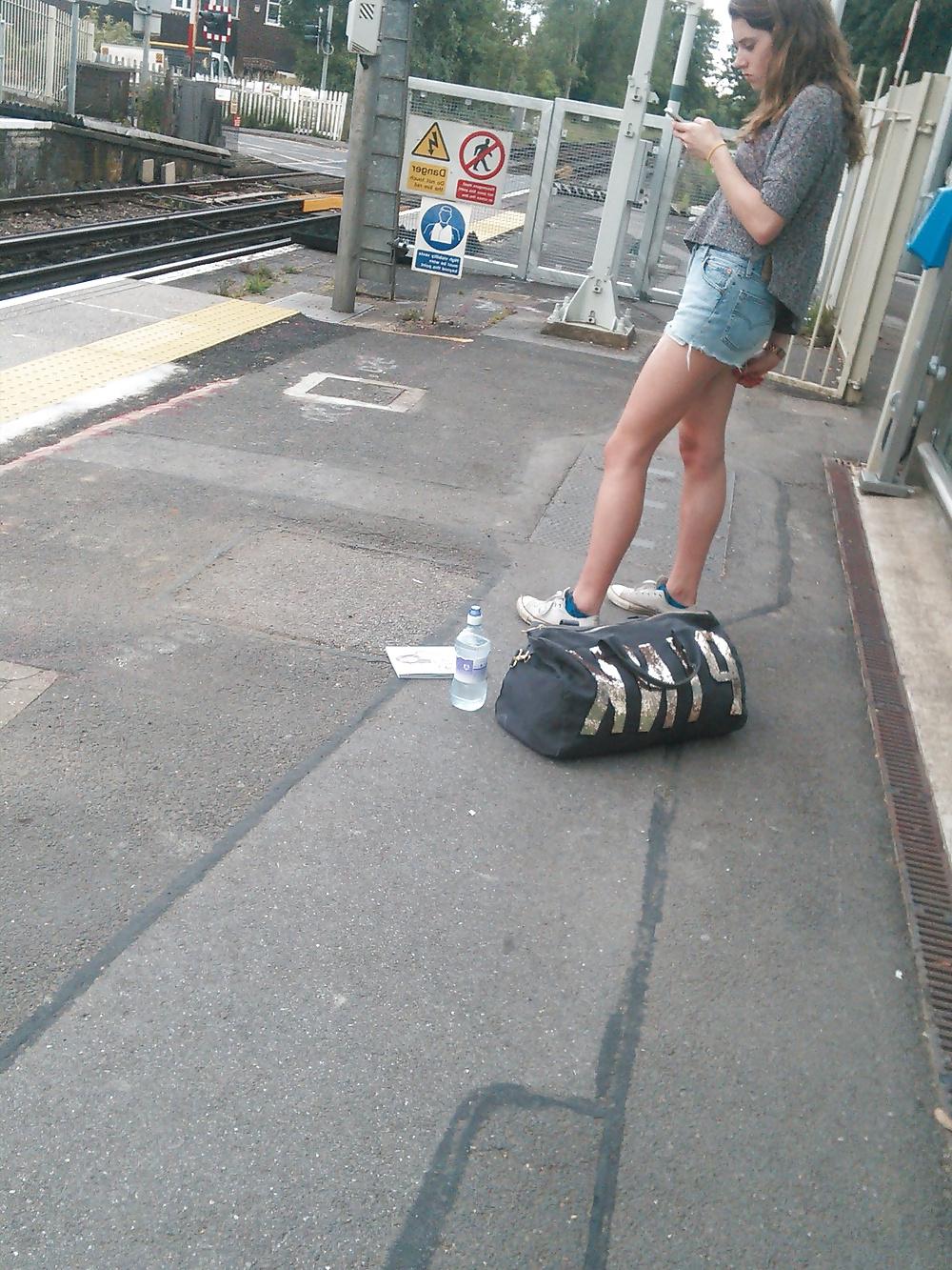 11P Londonperv's Candids 2014 - June vol 10 (Train Perving)