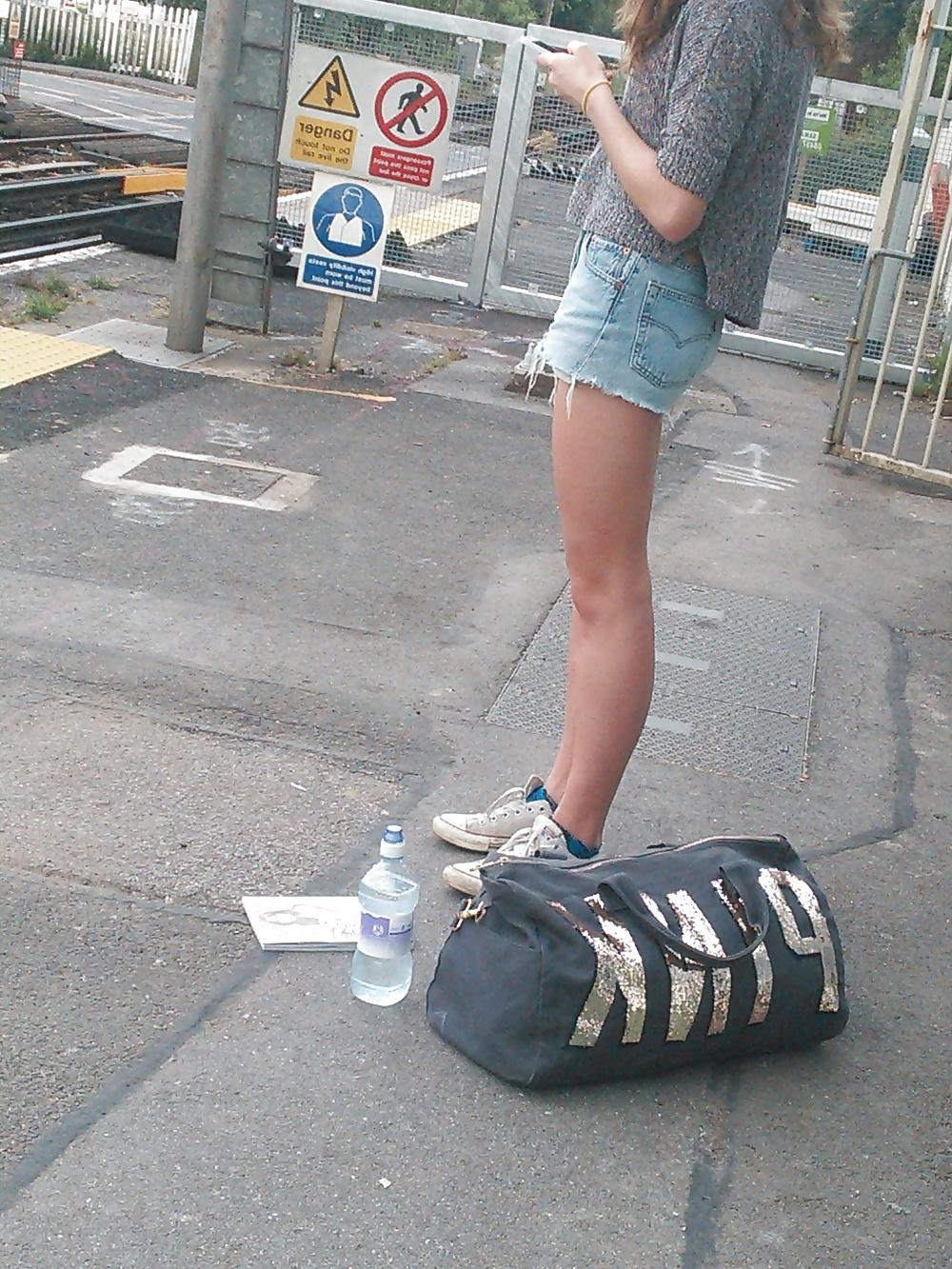 11P Londonperv's Candids 2014 - June vol 10 (Train Perving)