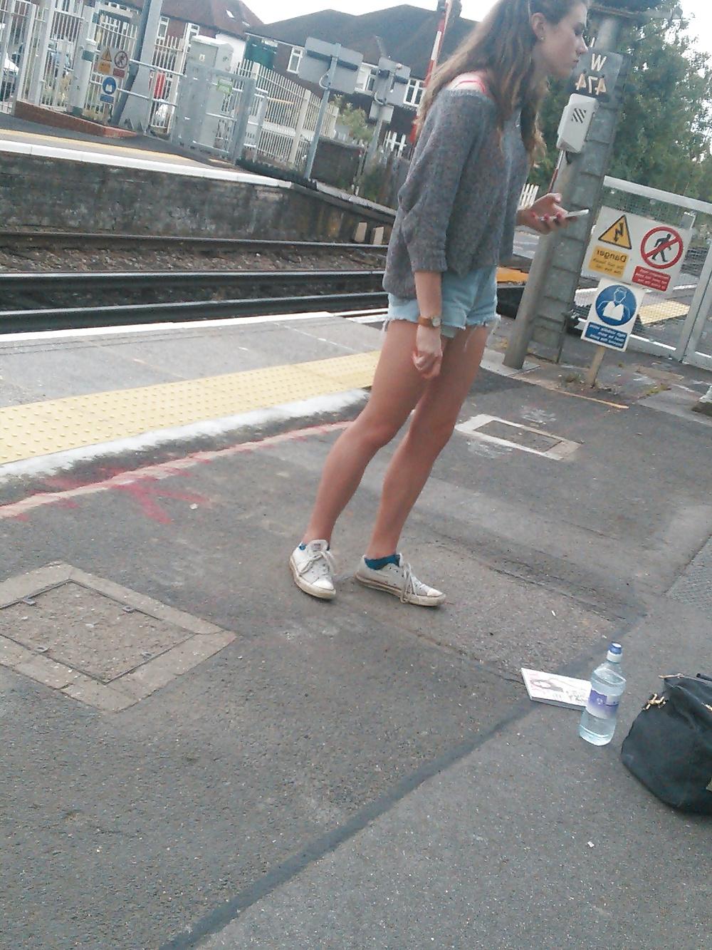 11P Londonperv's Candids 2014 - June vol 10 (Train Perving)