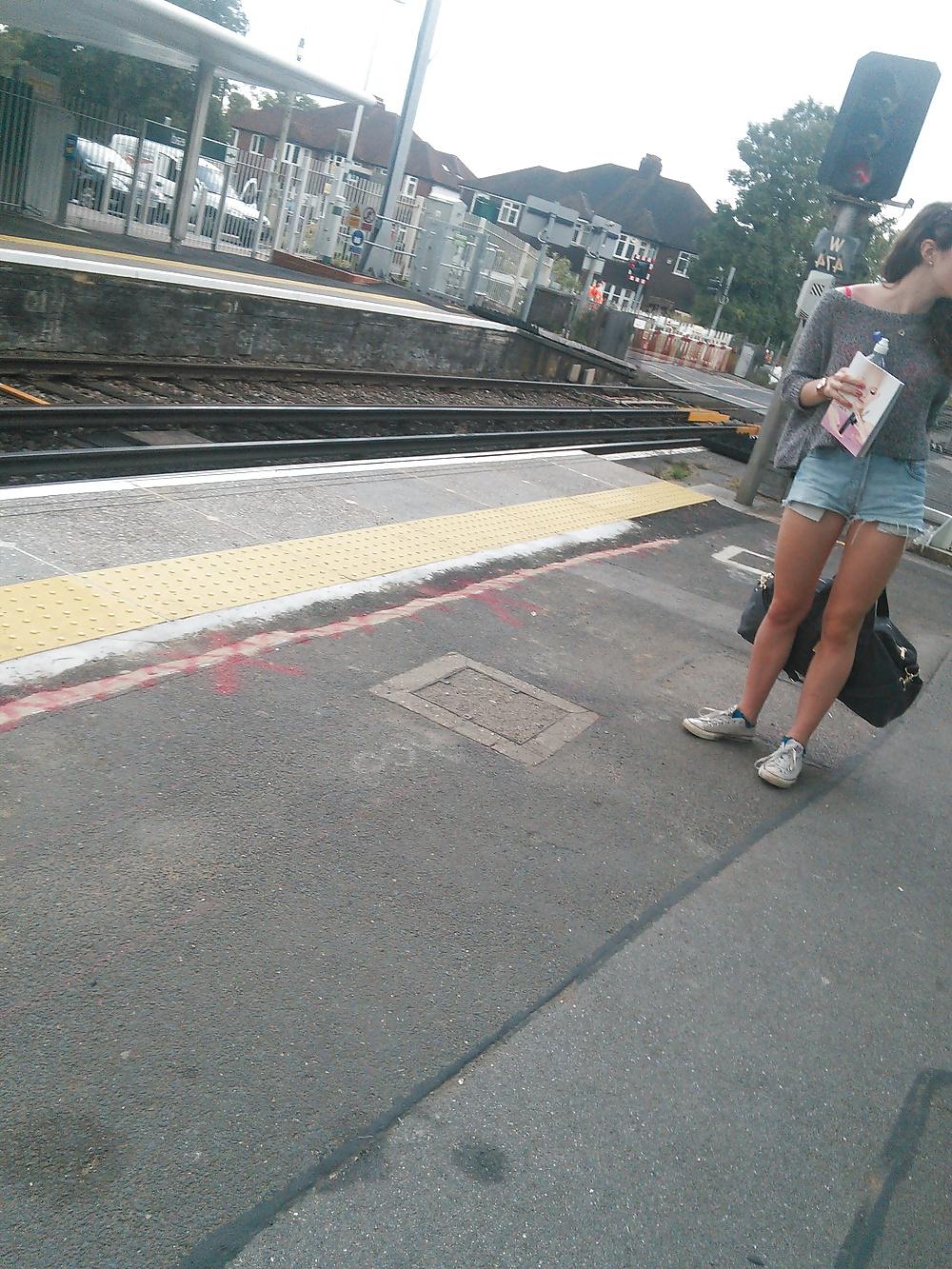 11P Londonperv's Candids 2014 - June vol 10 (Train Perving)
