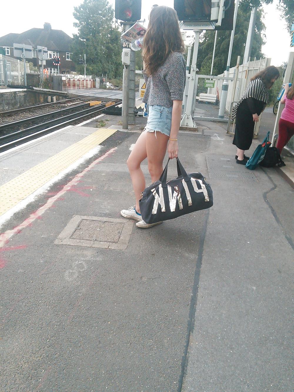 11P Londonperv's Candids 2014 - June vol 10 (Train Perving)