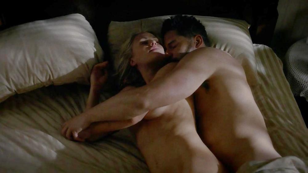 25P Anna Paquin Topless (New True Blood)