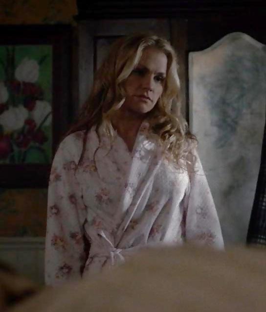 25P Anna Paquin Topless (New True Blood)