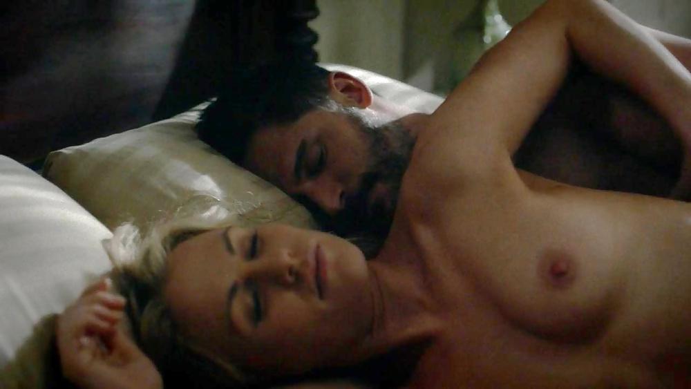 25P Anna Paquin Topless (New True Blood)