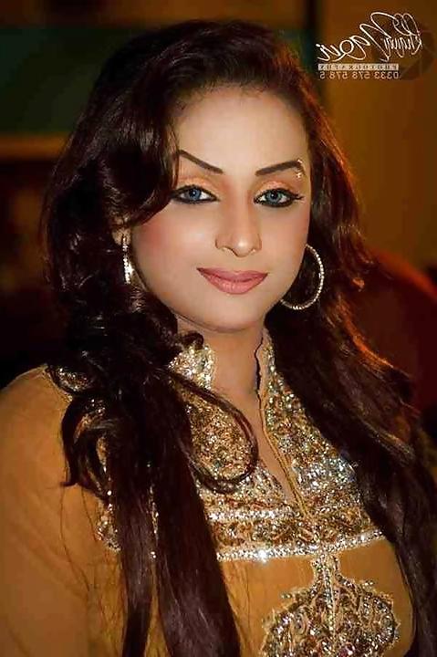 12P Paki Bitch nida a sexy cheap whore