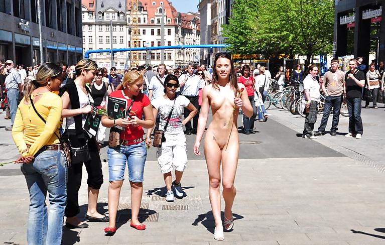 18P Nudes in public No. 13 - N. C.