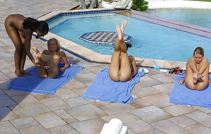 18P Nudes in public No. 13 - N. C.