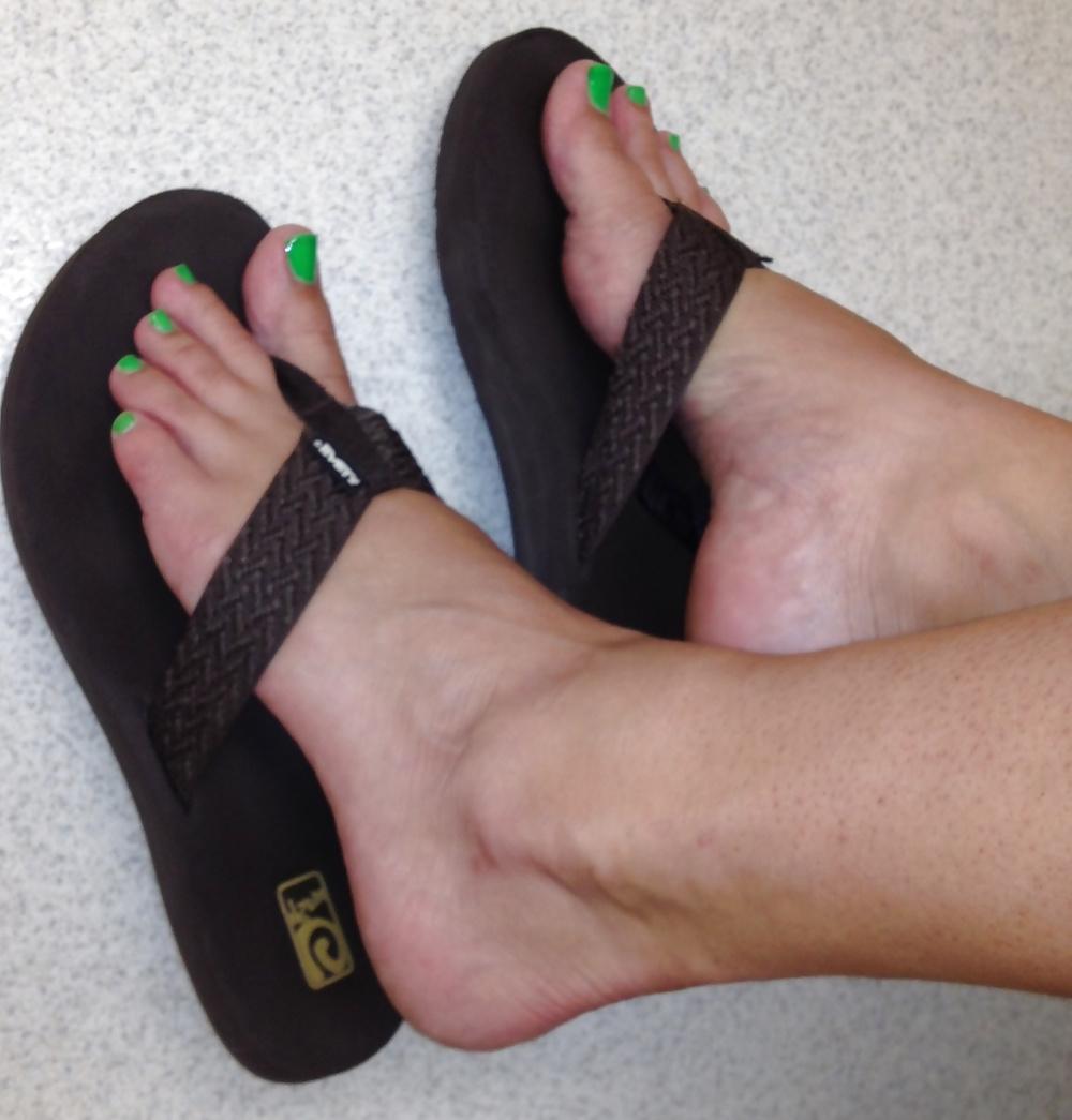 25P Tits, Toes, Sandals, Soles