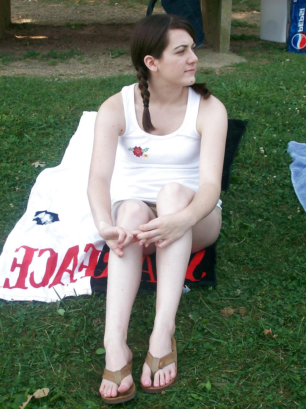 25P Tits, Toes, Sandals, Soles