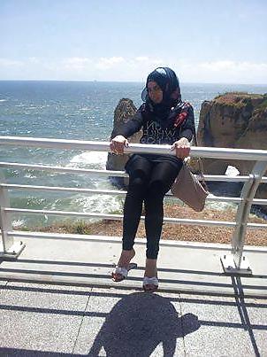 18P Hijab feet