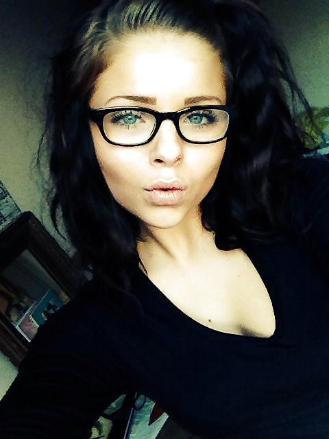 6P Chunky Teen Slut From London