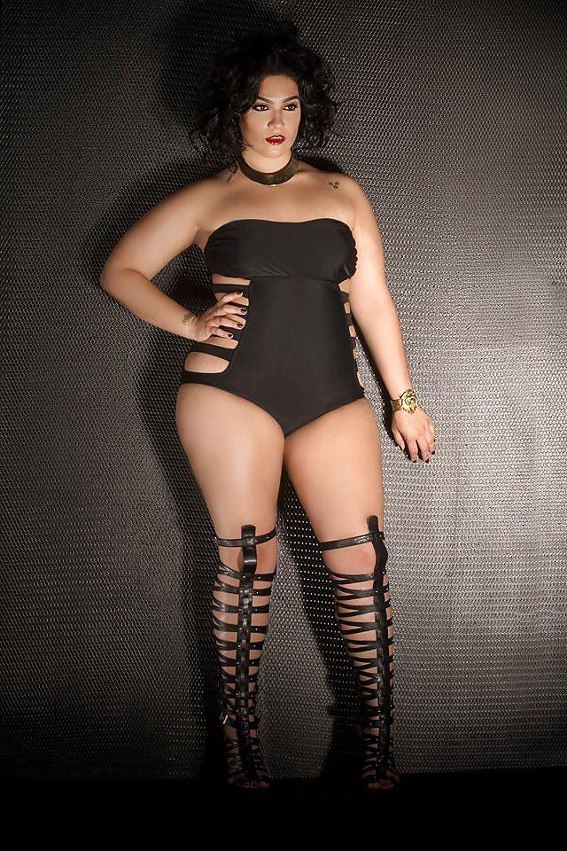 8P Plus Size Model Goddess: Nadia Aboulhosn