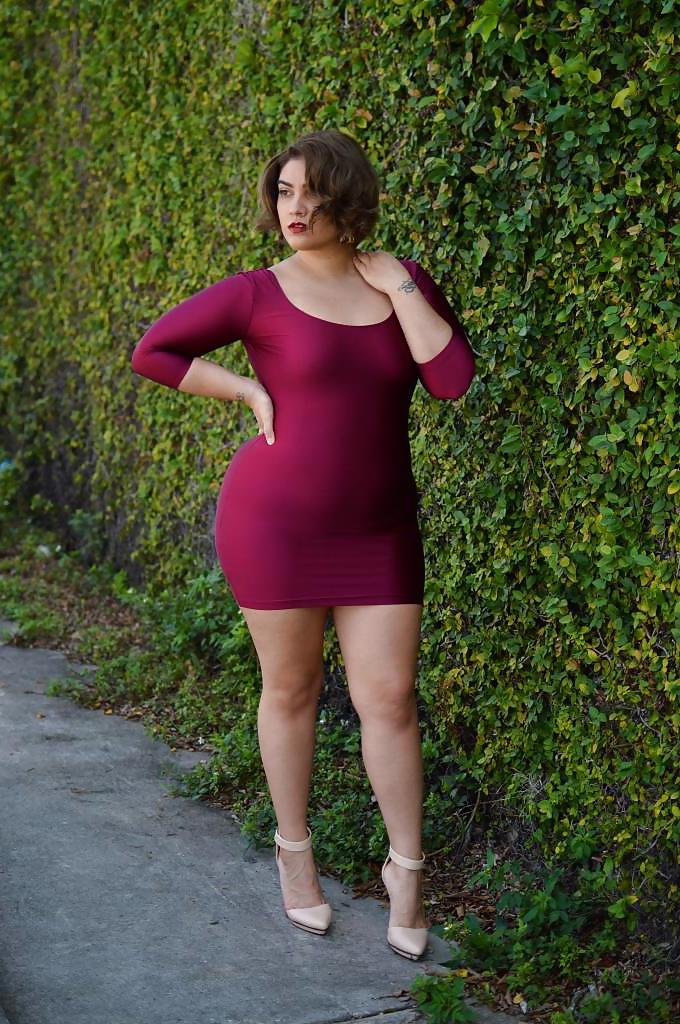 8P Plus Size Model Goddess: Nadia Aboulhosn