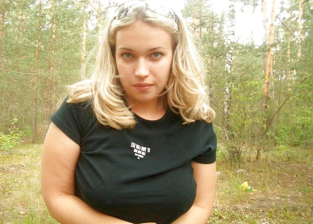 25P Blond bride