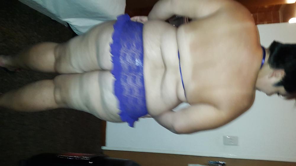 25P Bbw wife in lingerie and heels for bbc