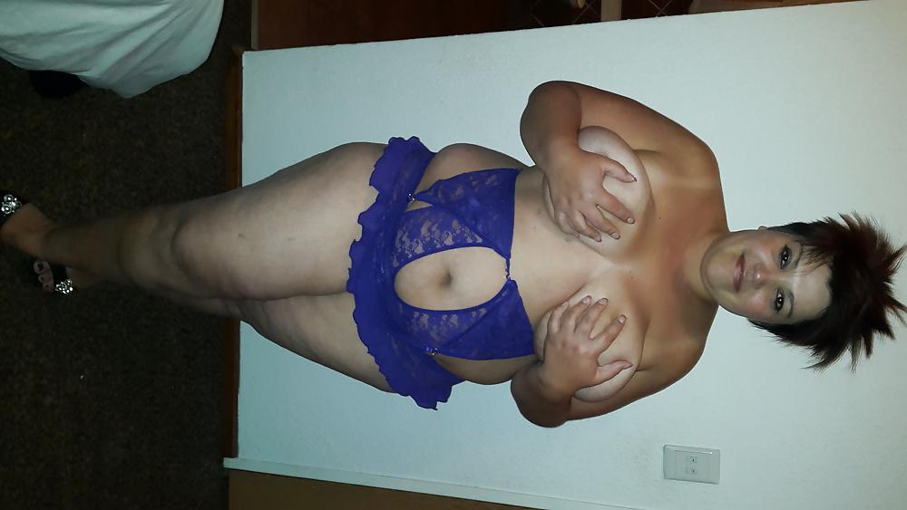 25P Bbw wife in lingerie and heels for bbc