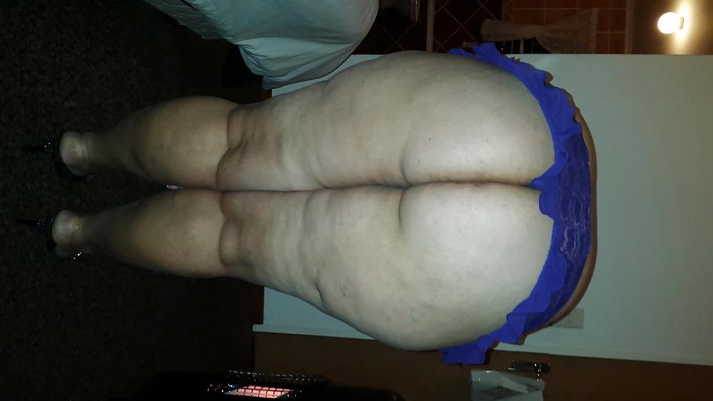 25P Bbw wife in lingerie and heels for bbc