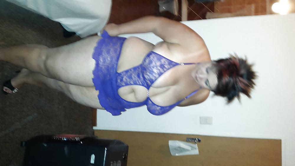 25P Bbw wife in lingerie and heels for bbc