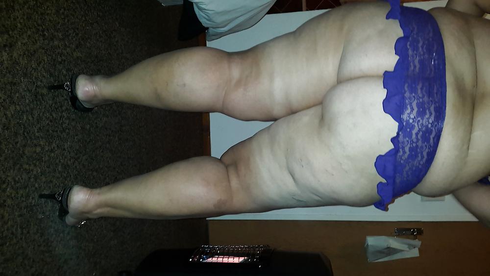 25P Bbw wife in lingerie and heels for bbc