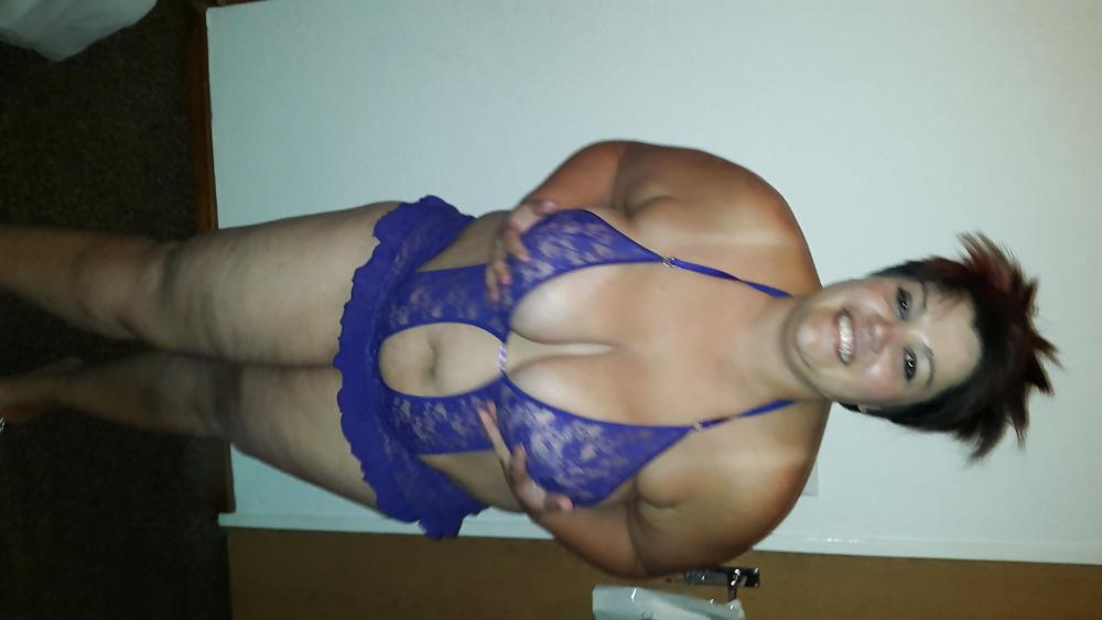 25P Bbw wife in lingerie and heels for bbc