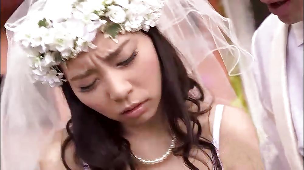 22P Japanese bride fucked in public