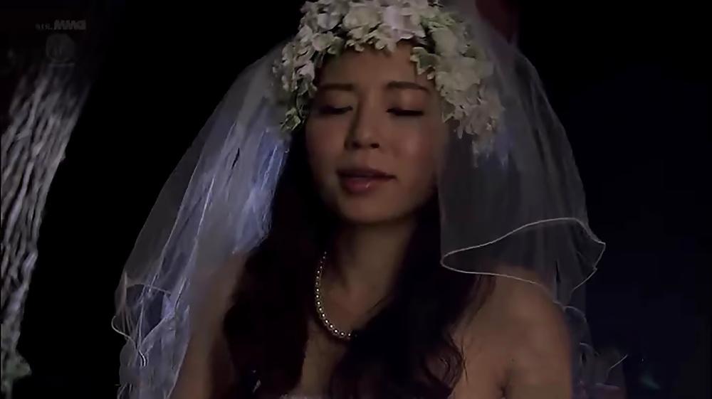 22P Japanese bride fucked in public