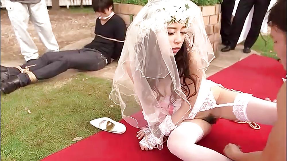 22P Japanese bride fucked in public