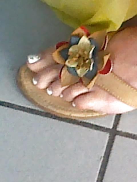 25P GREEK FEET