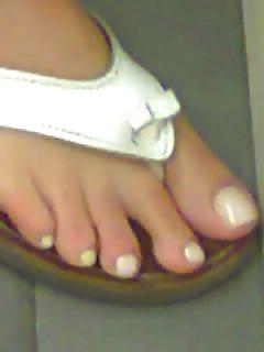 25P GREEK FEET