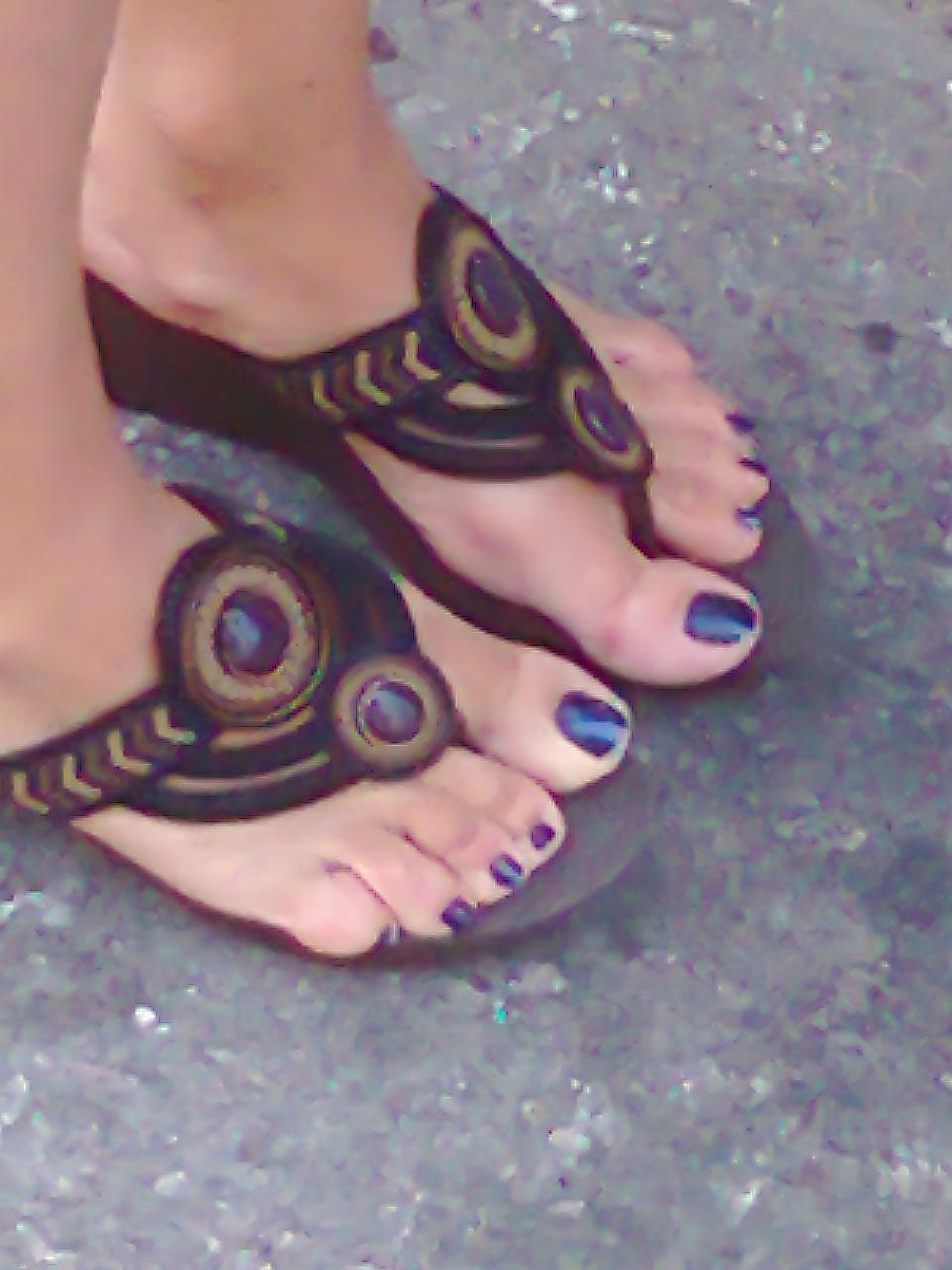 25P GREEK FEET