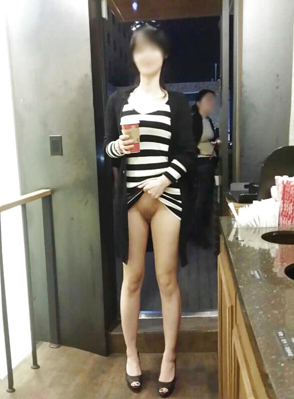 20P Korean women flashing in public
