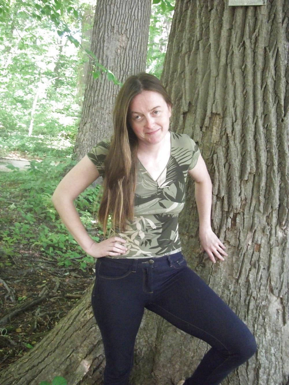 9P Outdoors babe tight pussy little tits flashing in public 