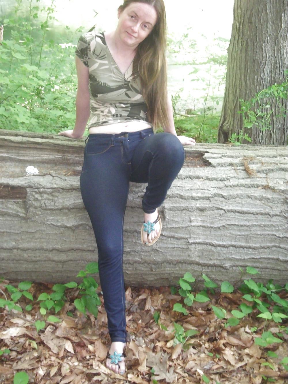 9P Outdoors babe tight pussy little tits flashing in public 