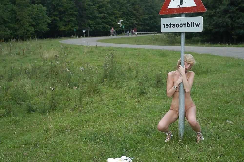25P Naked in public 